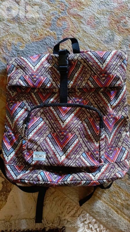 toms backpack 0