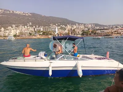 Rinker speed boat