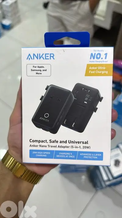 Anker Nano travel adapter 5 in 1 20w