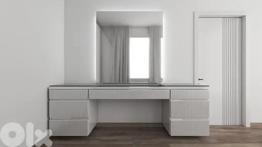 vanity / dresser