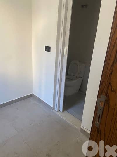 Apartment For Sale in Rawche 1,300,000$ شقة للبيع في الروشة