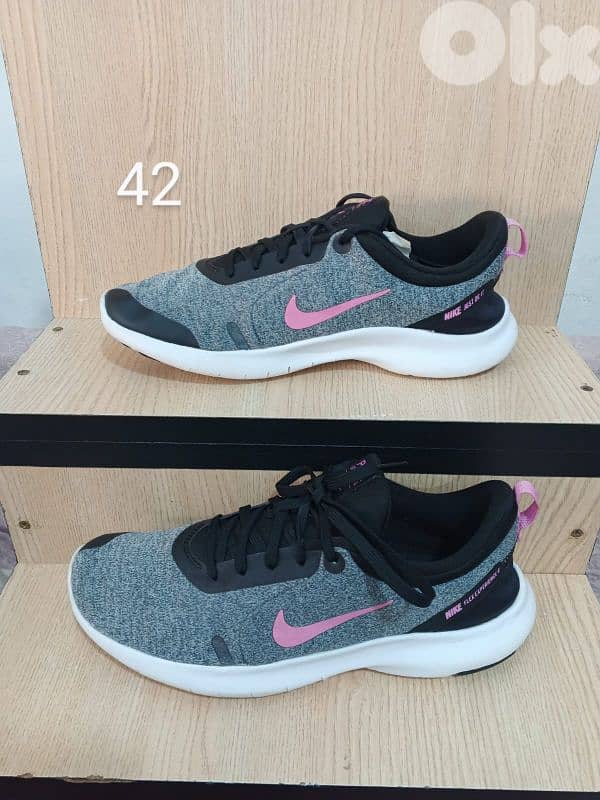 Nike shoes size 42 0