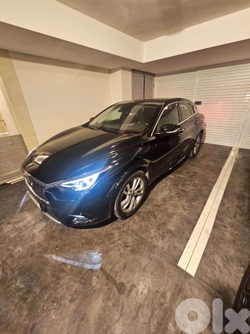 Low Mileage: Infiniti Q series 2017 - Q30 - 2WD - V1.6 Turbo 0