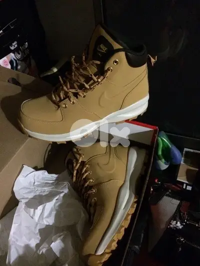 Nike boots (rare edition)  size 10 US