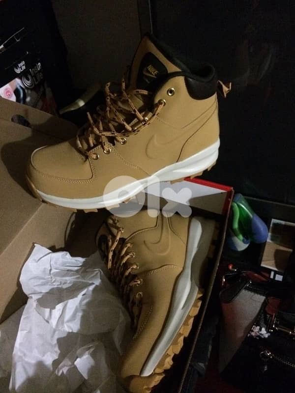Nike boots (rare edition)  size 10 US 0