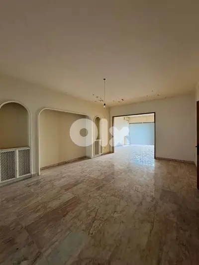SPACIOUS APARTMENT IN VERDUN PRIME (370SQ) 4 BEDROOMS , (BT-706)