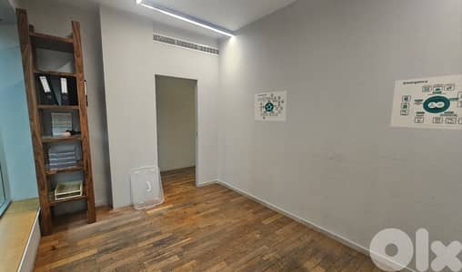AH-HKL-472 Office for Rent in Achrafieh Prime Location – Easy Access