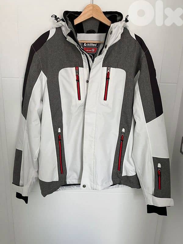 Ski / Snowboard Jackets (check the seller ads for detailed prices) 19