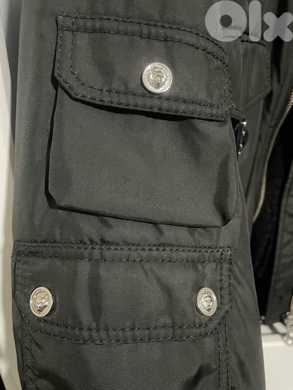 Versace versus 7