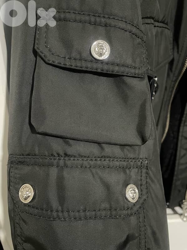 Versace versus 8