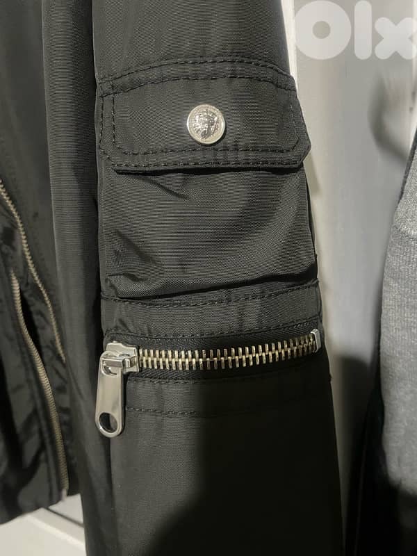 Versace versus 9