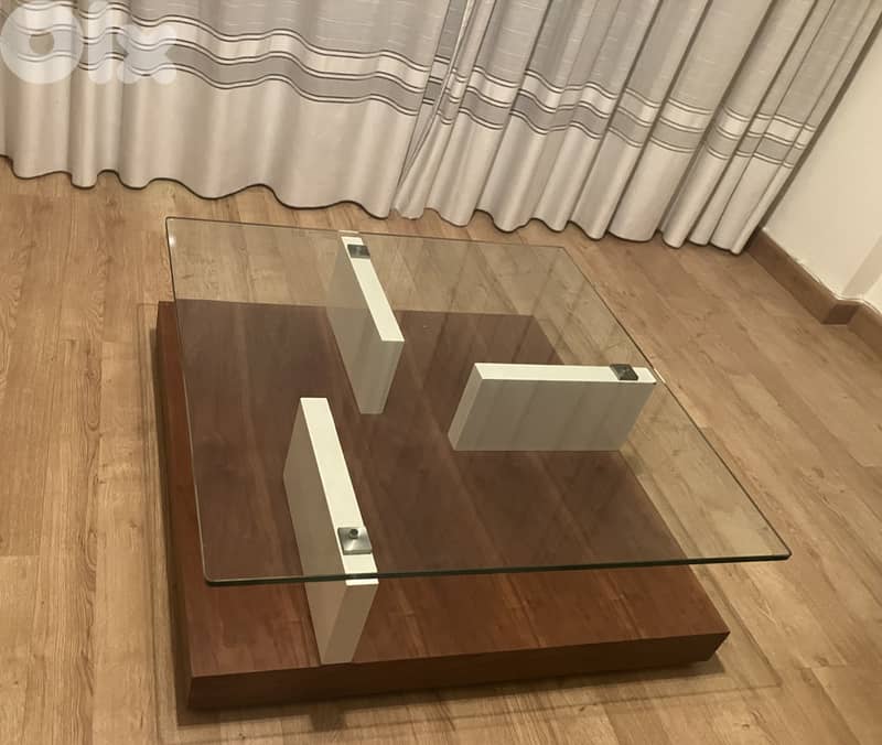 Coffee table 0