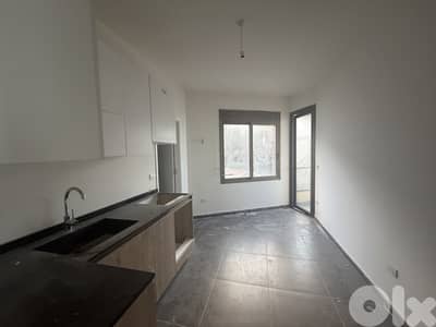 Apartment for Sale In Qornet El Hamra  شقة للبيع في قرنة الحمراء