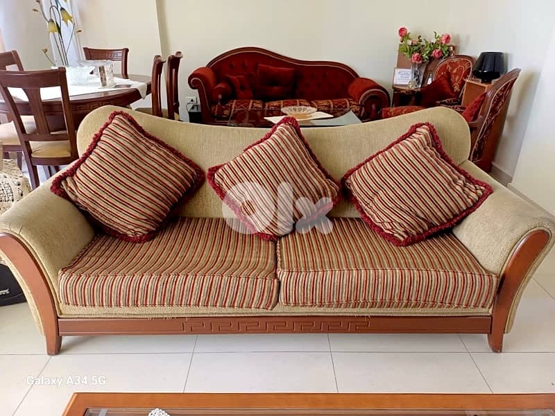 Classic Living Room Set 0