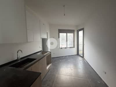 Apartment for Sale In Qornet El Hamra  شقة للبيع في قرنة الحمراء