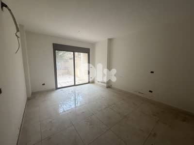 Apartment for Sale In Qornet El Hamra شقة للبيع في قرنة الحمراء
