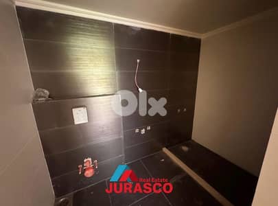 apartment in haret sakher 165m / شقة للبيع في حارة صخر