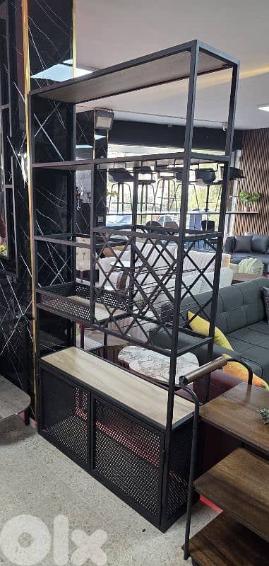 Vitrine. فيترين حديد 0