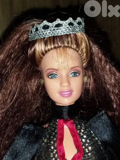 VERY VELVET TERESA Mattel 98 great doll+similar dress+crown+shoes=38$.