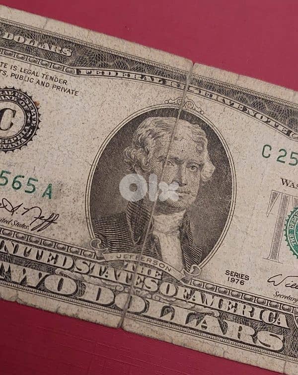 USA $2 Green seal 1976 poor condition  (has small tears at the edges) 3