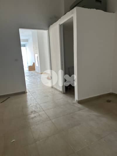 Shop for rent in Halat | 38m² depot | 2 Parking | Road view