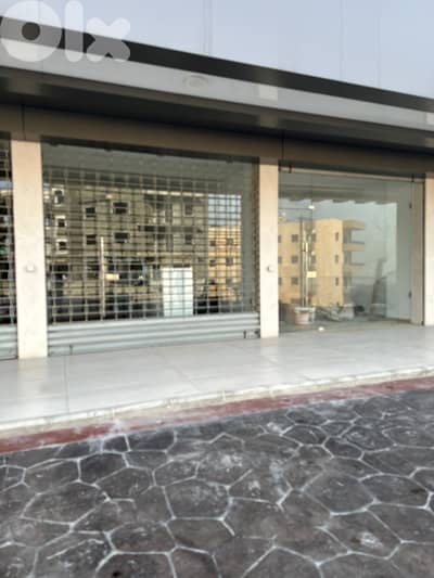 Shop for rent in Halat | 38m² depot | 2 Parking | Road view
