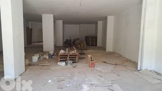 WAREHOUSE FOR RENT IN MANSOURIEH PRIME WITH TERRACE, (MANR-293)