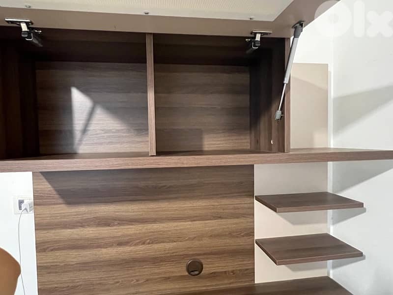 Desk with Cabinet & Shelves – Excellent Condition 0