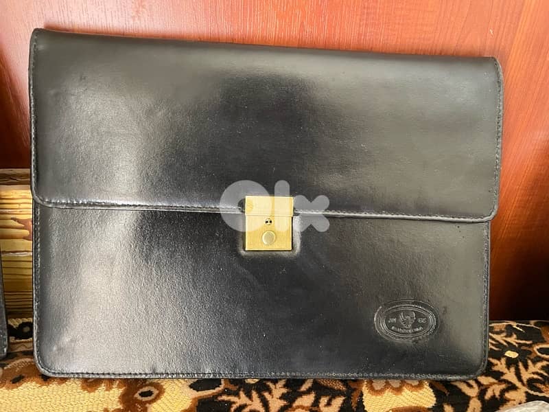 Medium Sized Briefcase 0