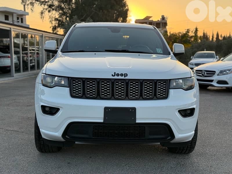 Jeep Grand Cherokee Altitude 2017 0