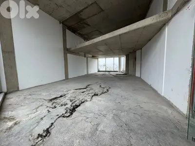 Showroom for rent in Sin El Fil - صالة عرض للإيجار في سن الفيل