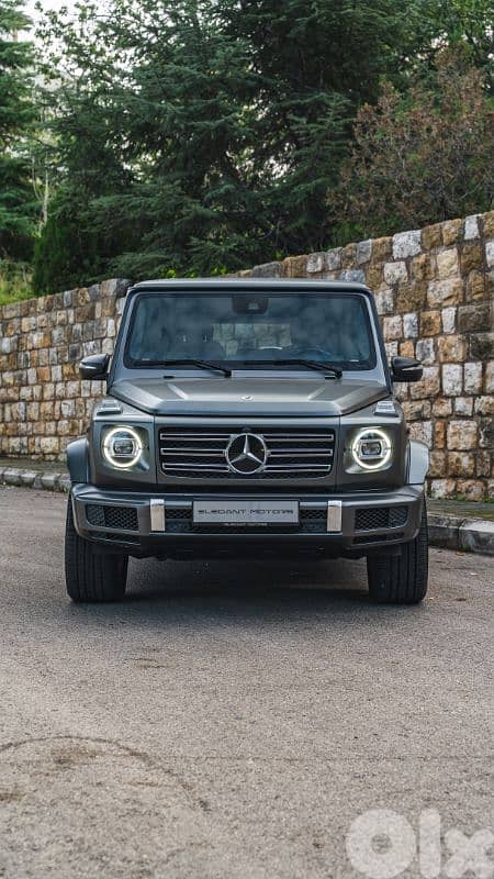 Mercedes-Benz G500 | 2019 Grey • Company Source • 70,000 km 0