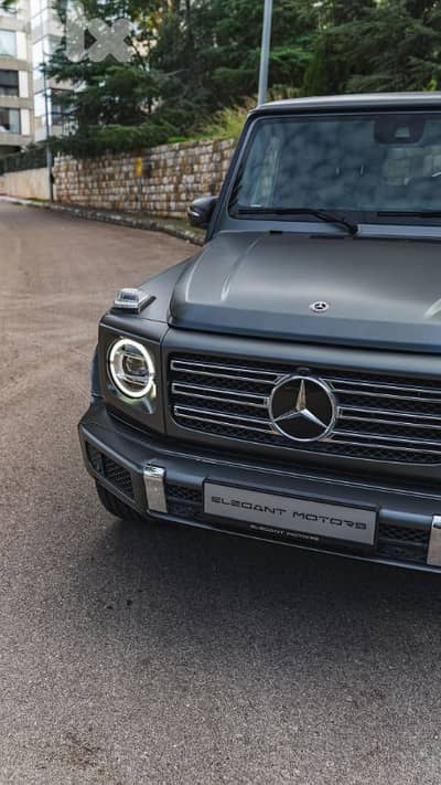 Mercedes-Benz G500 | 2019 Grey • Company Source • 70,000 km