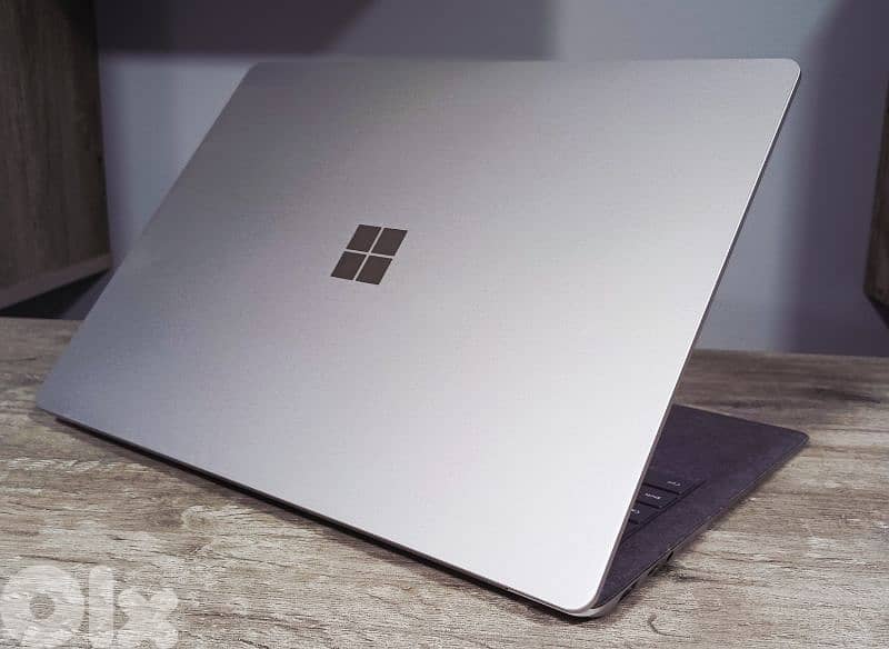 Microsoft laptop Surface - touch 2k - gen 10 core i5 super slim 3