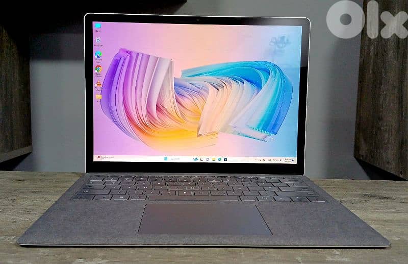 Microsoft laptop Surface - touch 2k - gen 10 core i5 super slim 7