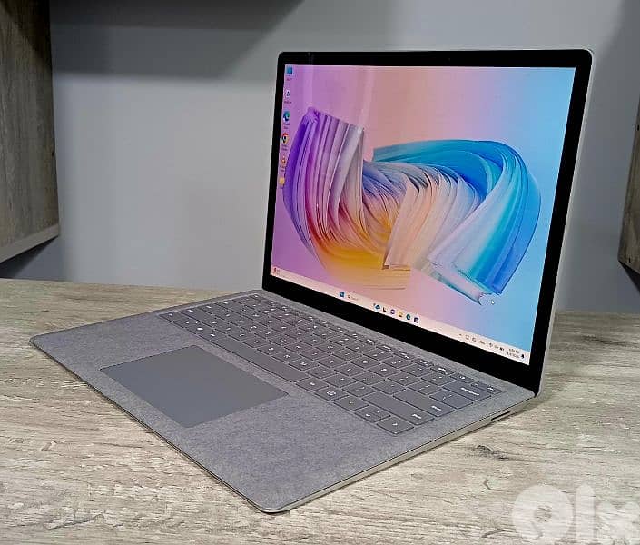 Microsoft laptop Surface - touch 2k - gen 10 core i5 super slim 8