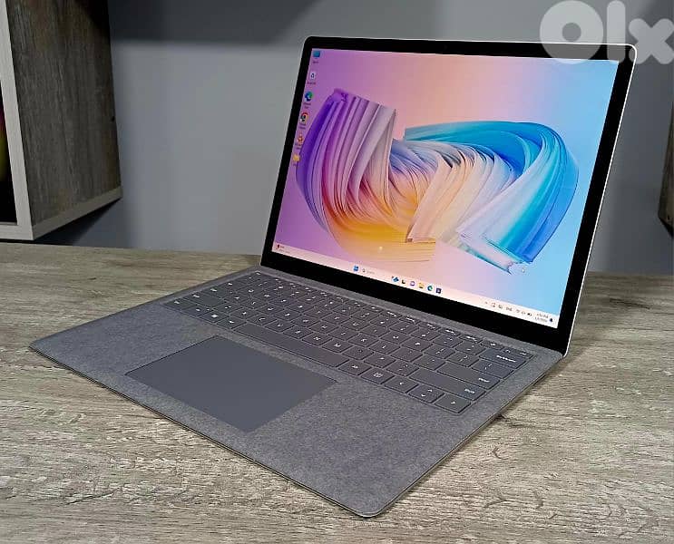 Microsoft laptop Surface - touch 2k - gen 10 core i5 super slim 9