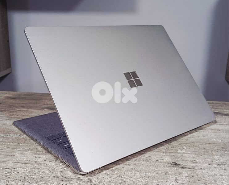 Microsoft laptop Surface - touch 2k - gen 10 core i5 super slim 10
