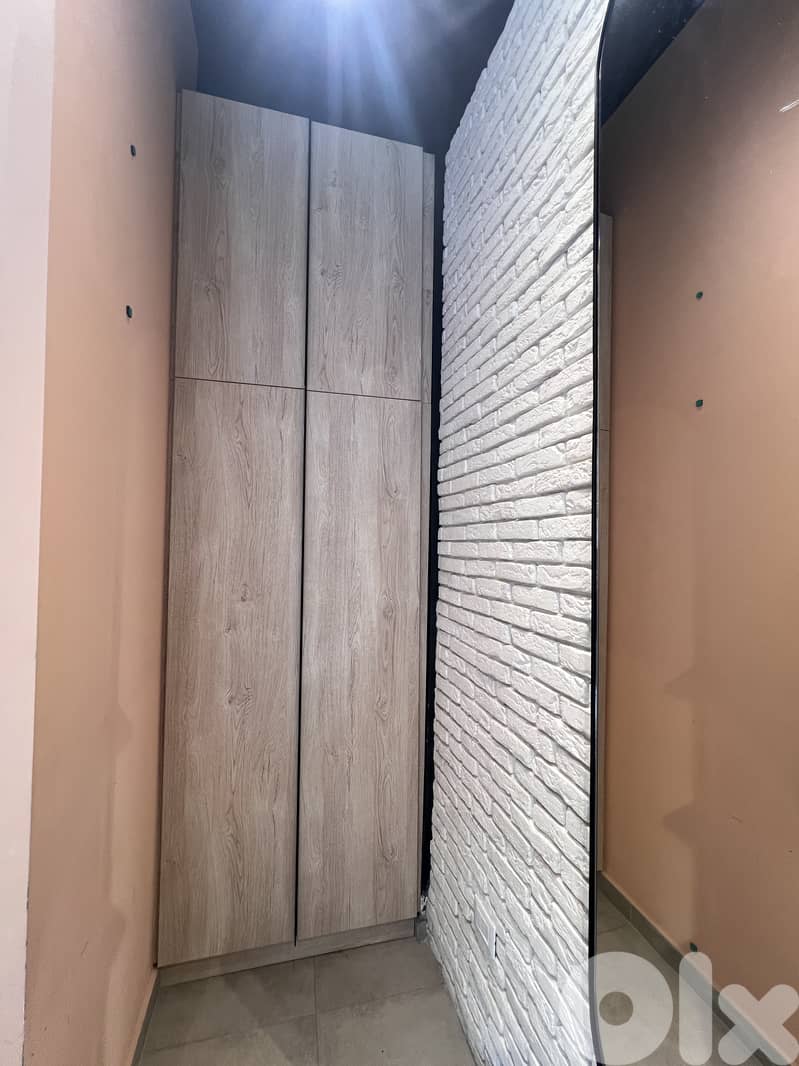 Melanine wood closet 0