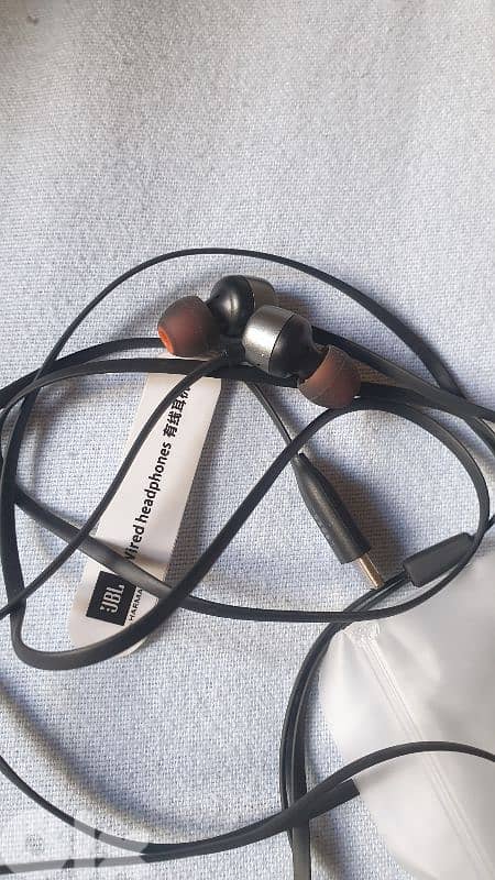 JBL EARPHONES amazing listening experience 1