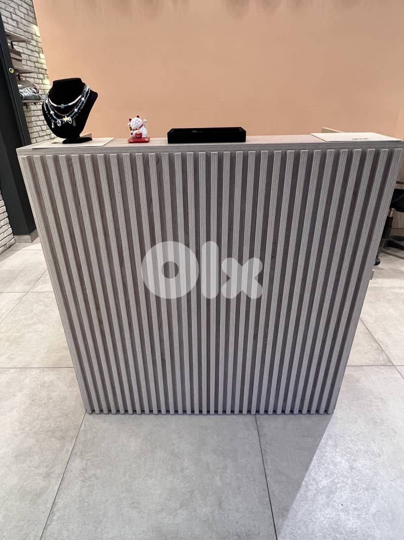 Desk with drawer and lock for shop - مكتب خشب 0