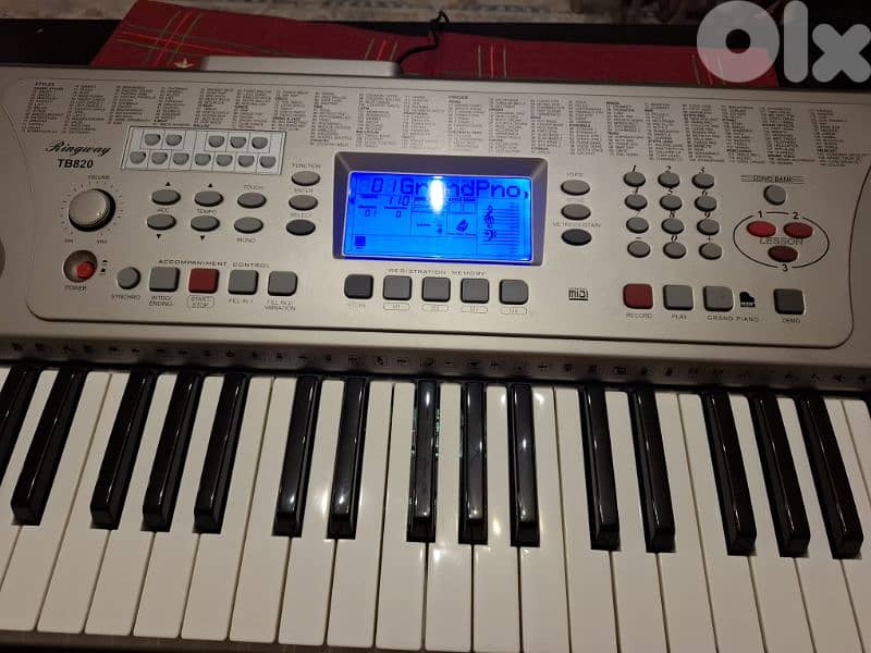 oriantal keyboard for sale brand : Ringway TB820 used but like new 0