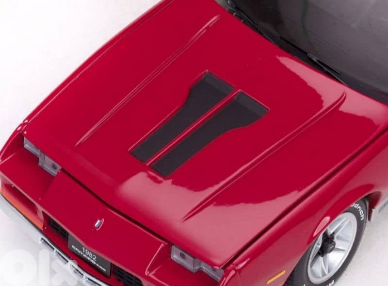 1982 Chevrolet Camaro Z28 diecast car model 1;18. 3