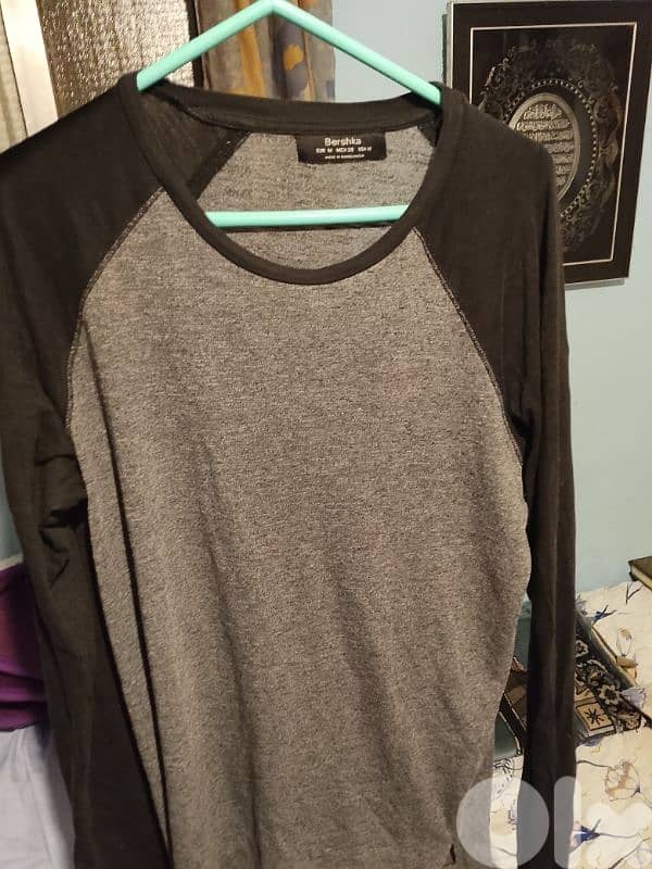 Bershka T-shirt. 0