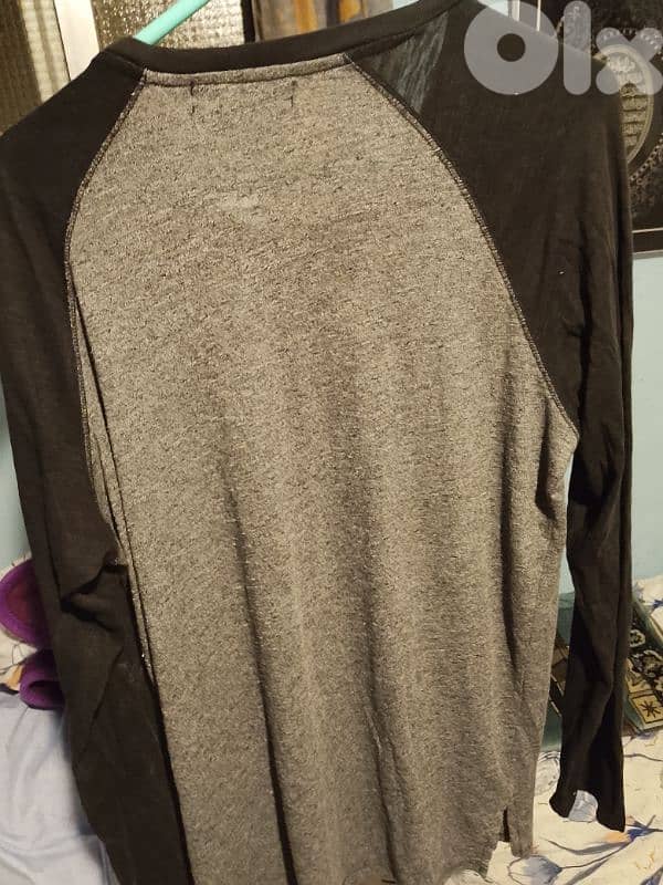 Bershka T-shirt. 1