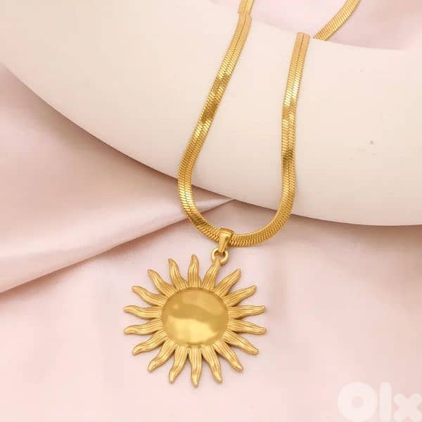 High Quality Sun Necklade Very Elegant Gift 0