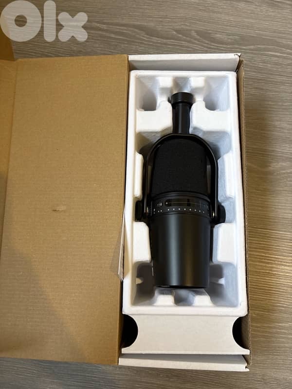 Shure MV7 Podcast Kit 3