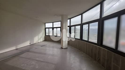 Office for rent in Jamhour مكتب للإيجار في الجمهور