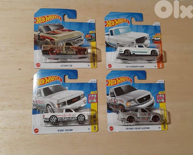 Hot Wheels (2024) diecast car model 1;64 14
