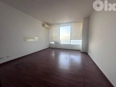 Office for Rent in Rawcheمكتب للإيجار في الروشة